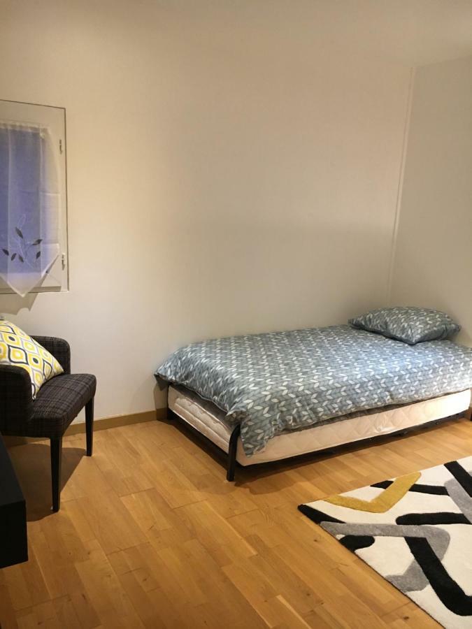 Appartement Independant Chez L'Habitant Безон Екстериор снимка