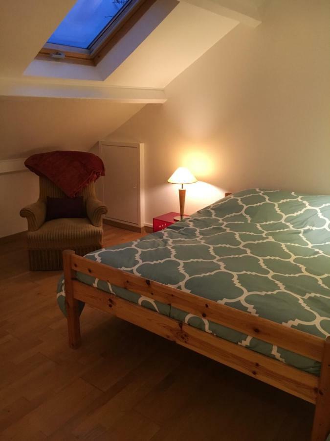 Appartement Independant Chez L'Habitant Безон Екстериор снимка
